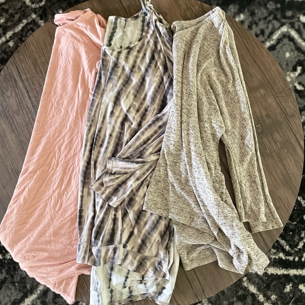 Boutique tops bundle size large